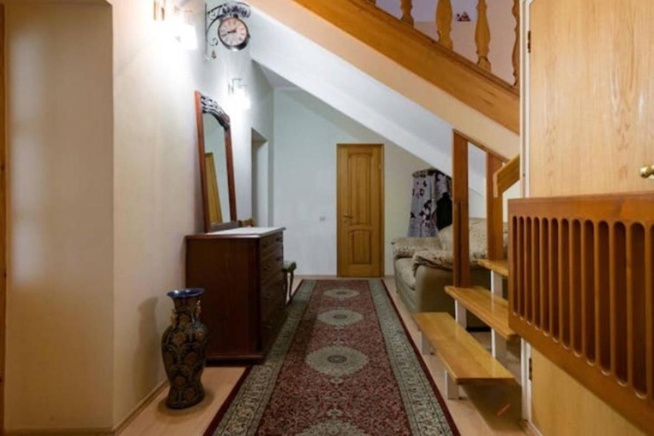 Guest House On Maksimova 9 Almaty Extérieur photo